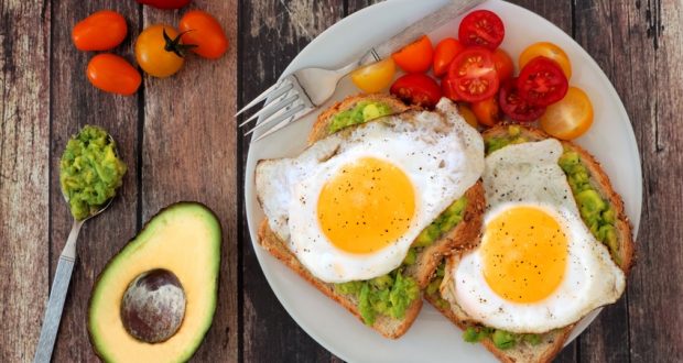 avocado on toast with tomatoes