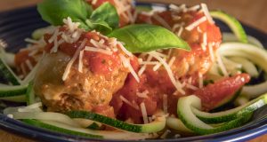 zucchini noodles with meatball marinara