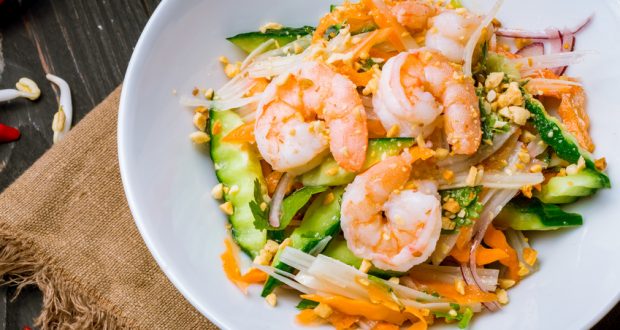 Vietnamese salad with shrimp