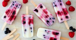 greek yogurt popsicles with fresh berries