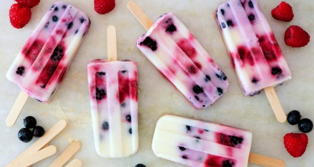 greek yogurt popsicles with fresh berries